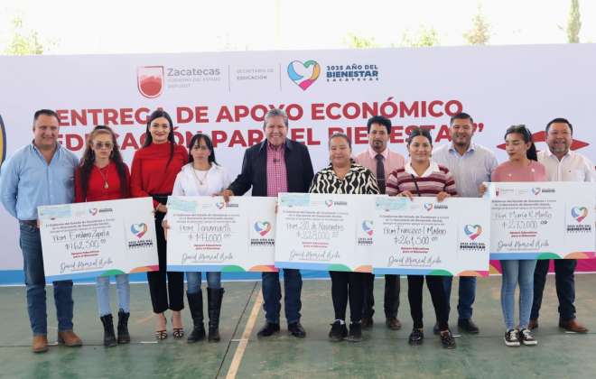 Con inversin superior a 13 mdp, entrega Gobernador recursos para uniformes escolares en Fresnillo