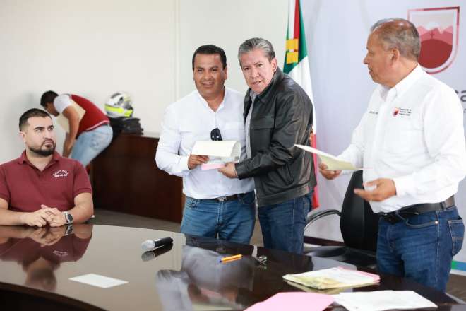 Entrega Gobernador David Monreal concesiones de transporte p�blico a nuevos permisionarios
